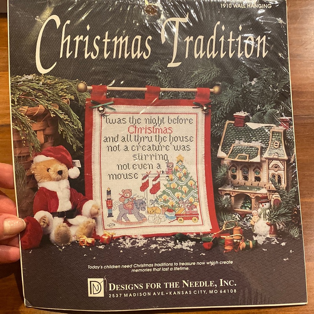 NIP Christmas Tradition #1910 Wall Hanging Cross-stitch Designs For The Needle